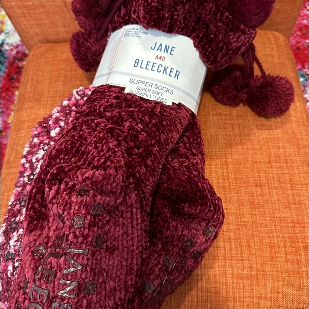 Jane and Bleecker Plush Maroon Slipper Socks